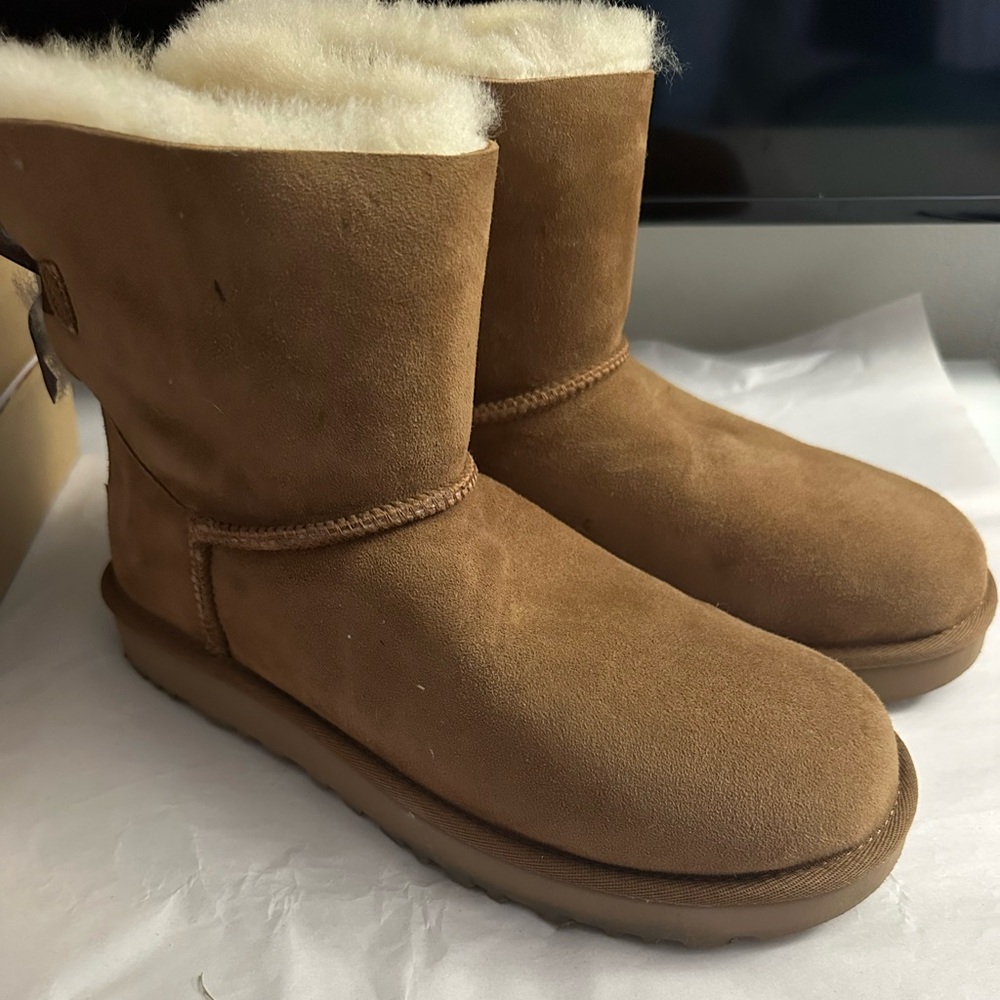NEW UGG women Bailey bow II boot water resistant size: 9 women